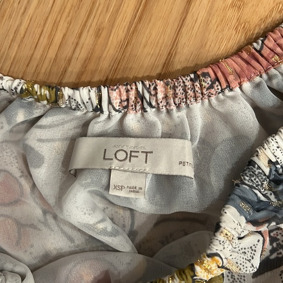 Loft off the shoulder floral top with metallic detail! - Picture 3 of 3